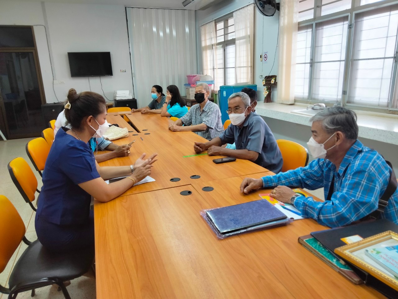 น.ส.เอื้องฟ้า นวลมี นายก อบต.ถ้ำสิงห์ ประชุมร่วมกับ ผอ.รพ.สต.บ้านถ้ำสิงห์ ชมรม อสม.ตำบลถ้ำสิงห์ ชมรมผู้สูงอายุตำบลถ้ำสิงห์ ในวันศุกร์ที่ 30 กันยายน 2565 ณ รพ.สต.บ้านถ้ำสิงห์